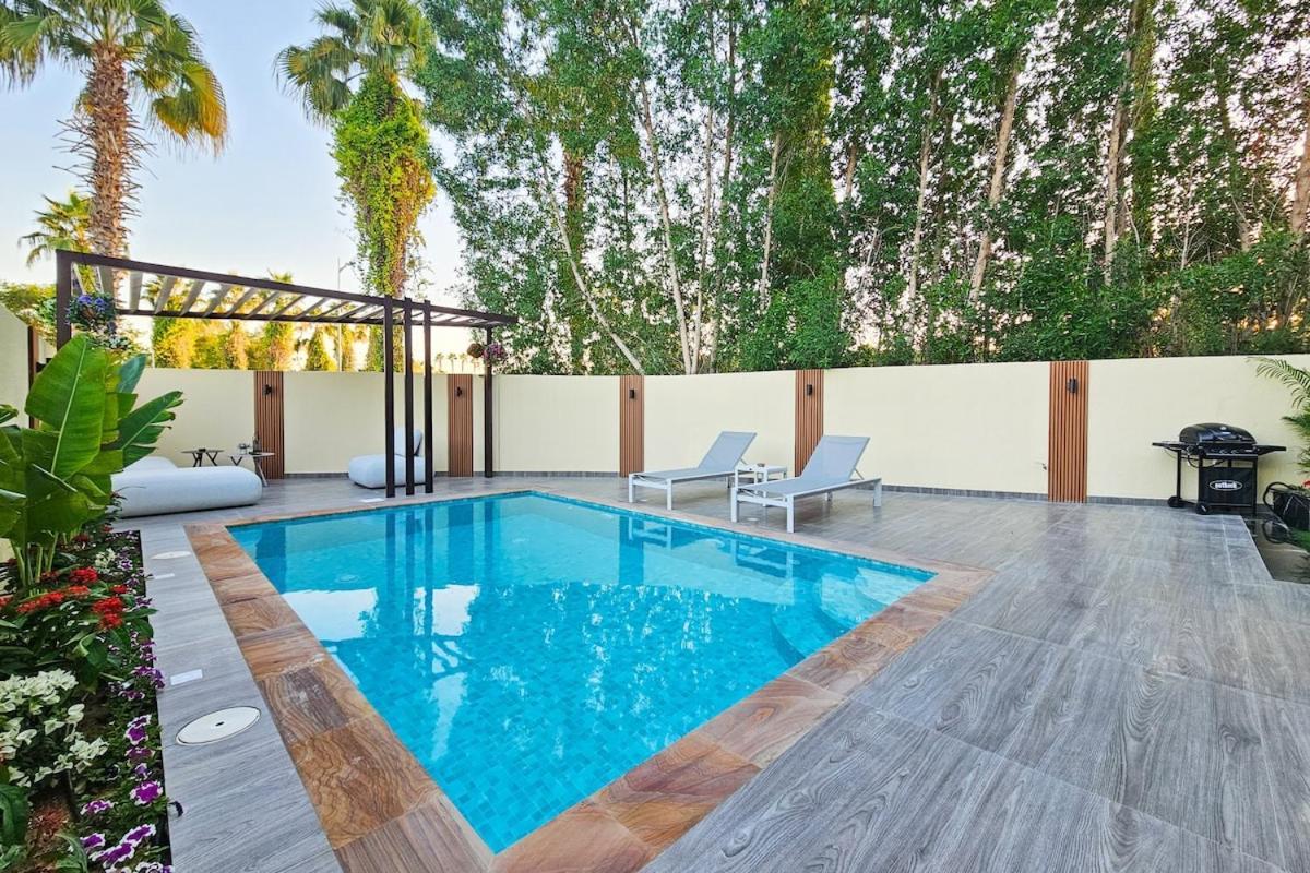 Stunning 4 Bed Villa, Private Pool, Damac Hills Дубай Екстер'єр фото